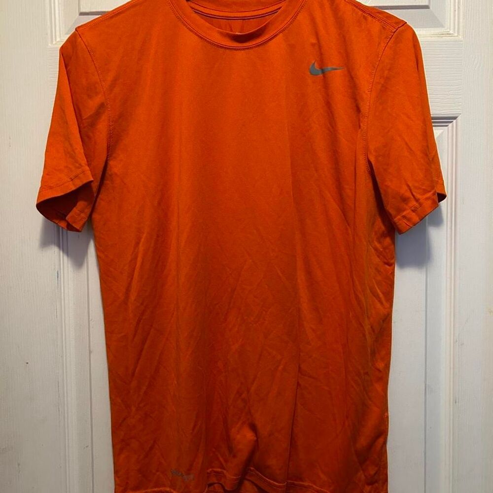 Nike Men's Orange T-shirt